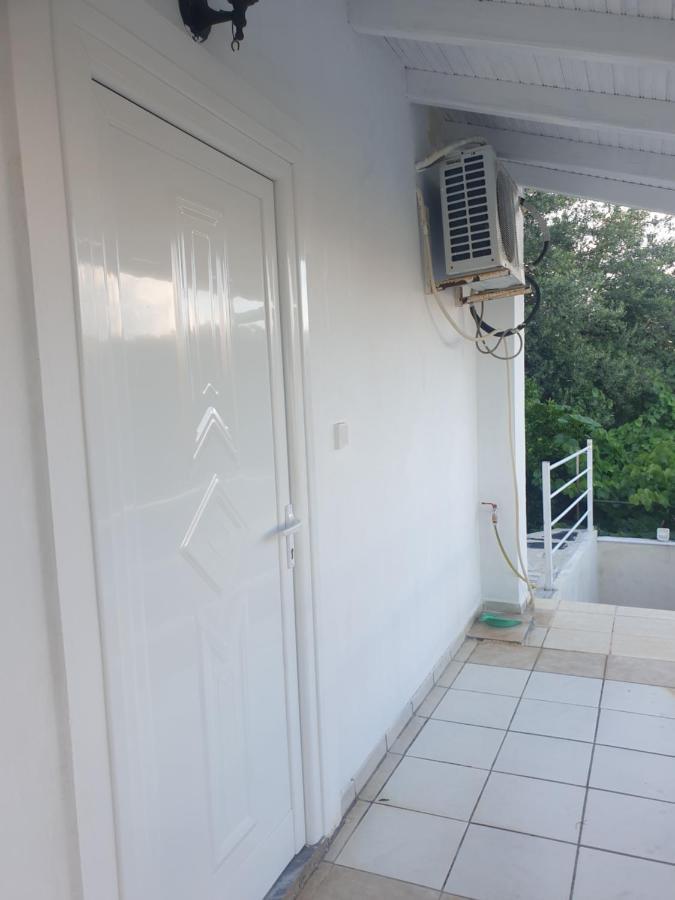 Rosemary House Guest House Саранде Екстериор снимка