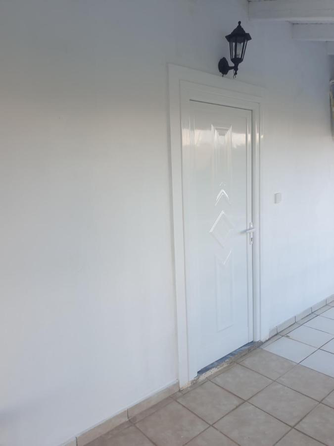 Rosemary House Guest House Саранде Екстериор снимка