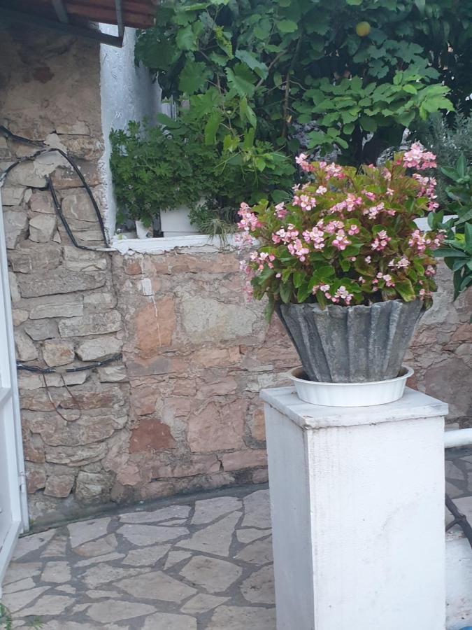 Rosemary House Guest House Саранде Екстериор снимка