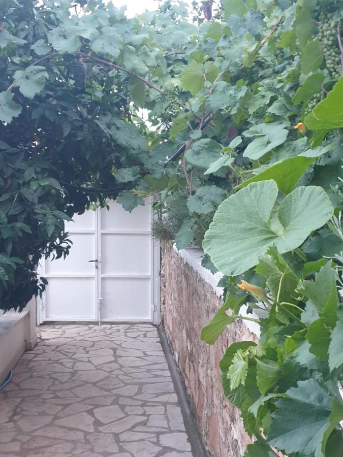 Rosemary House Guest House Саранде Екстериор снимка