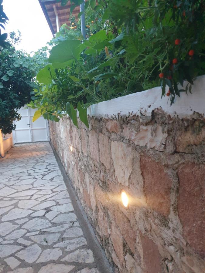 Rosemary House Guest House Саранде Екстериор снимка