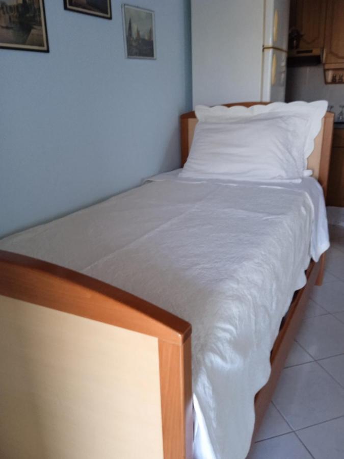 Rosemary House Guest House Саранде Екстериор снимка